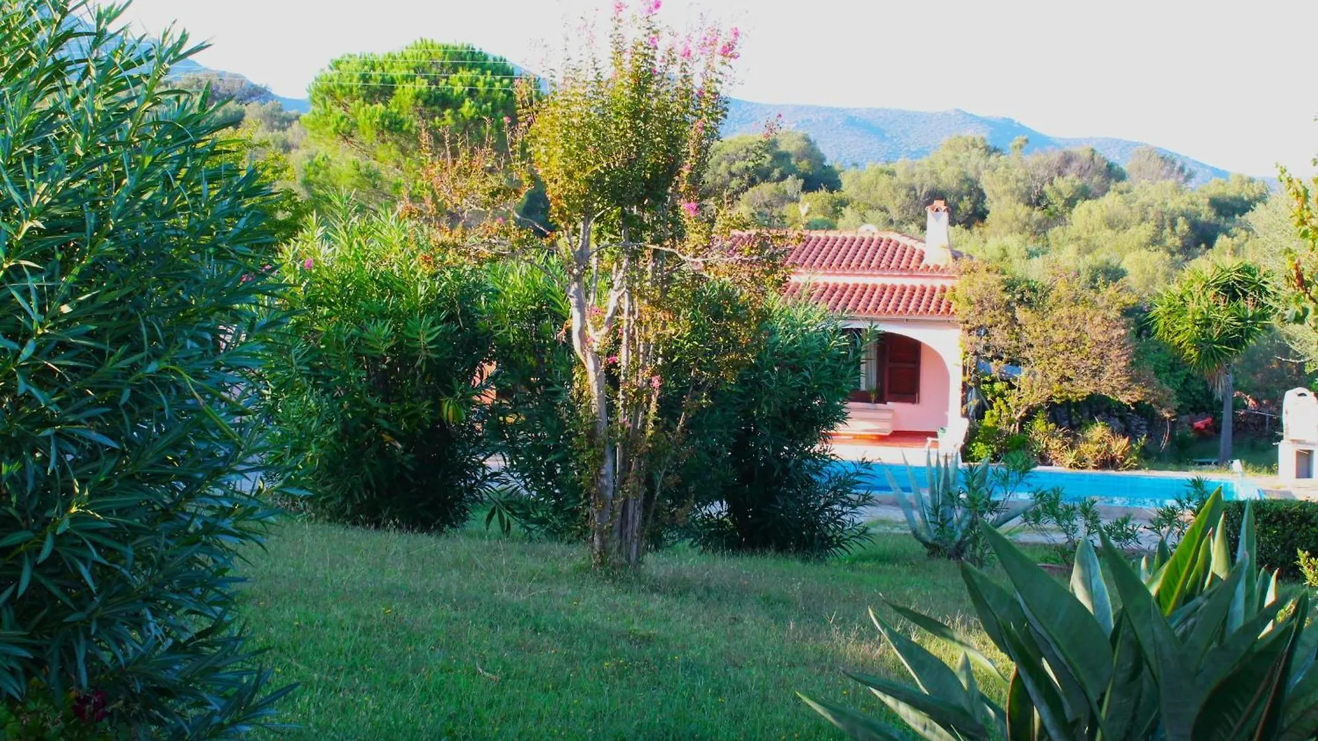 Villa Rosa Con Piscina E Giardino Uso Esclusivo Porto Rotondo 0*,